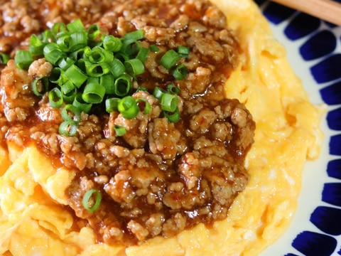 ふわふわたまごのひき肉あんかけ。